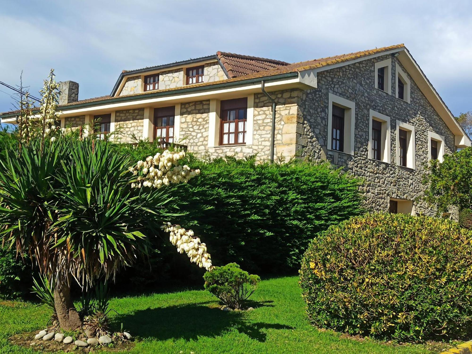 Hostel Playa De Langre